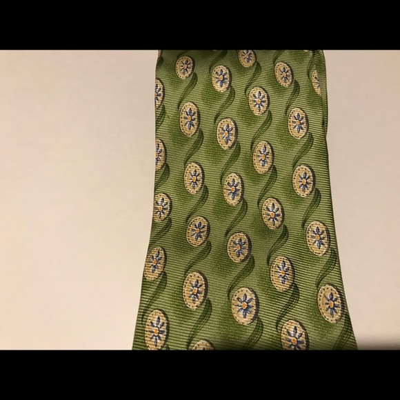 JoS.A.BANK Green,creme,light blue tie - Picture 2 of 3